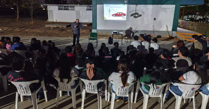 CRUZADA POR LA SEGURIDAD VIAL LLEGA AL CONALEP 310 EN TEPIC