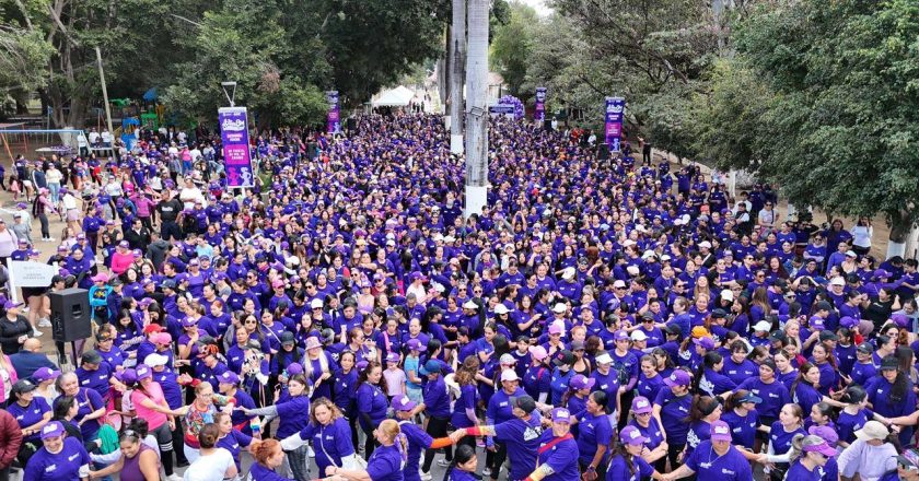 Más de 2 mil 500 mujeres participan en la Segunda Carrera 8M en Parque La Loma