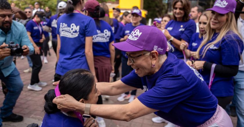 Conmemora Beatriz Estrada la lucha de las mujeres con la Segunda Carrera 8M