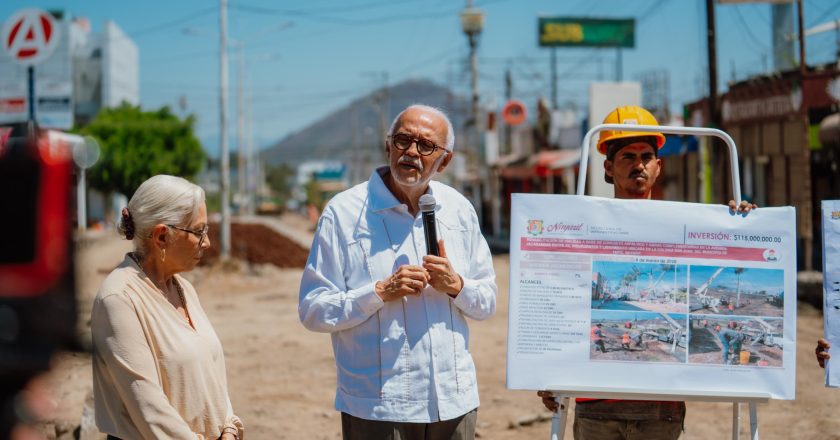 Supervisan Miguel Ángel Navarro y Beatriz Estrada avances en la rehabilitación de la avenida Jacarandas en Tepic