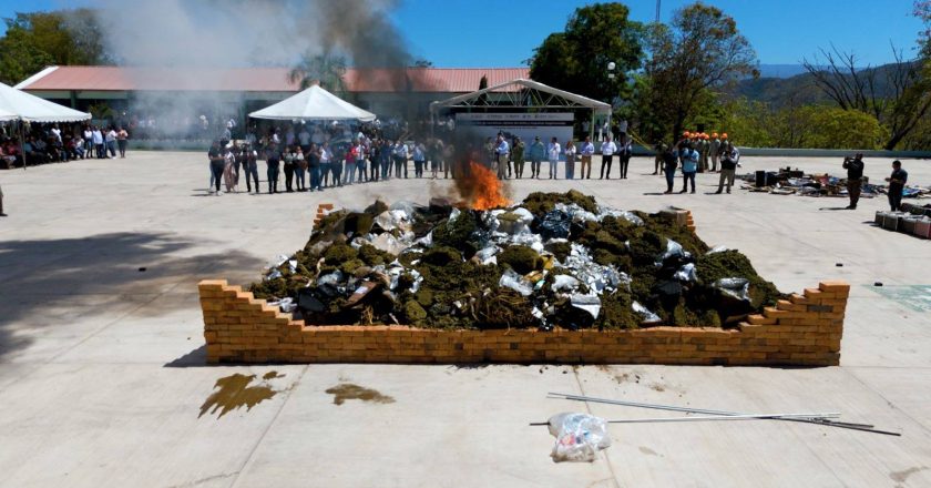 Encabeza Miguel Ángel Navarro gira de trabajo en Acaponeta por la seguridad de Nayarit