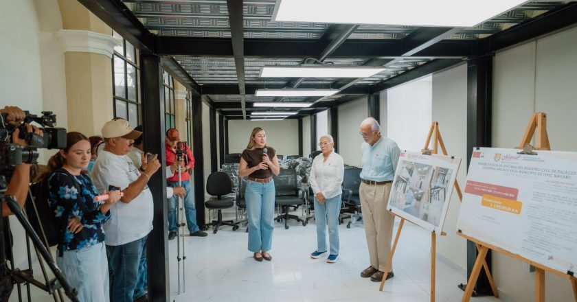 Supervisan Miguel Ángel Navarro y Beatriz Estrada modernización del Registro Civil estatal en Tepic
