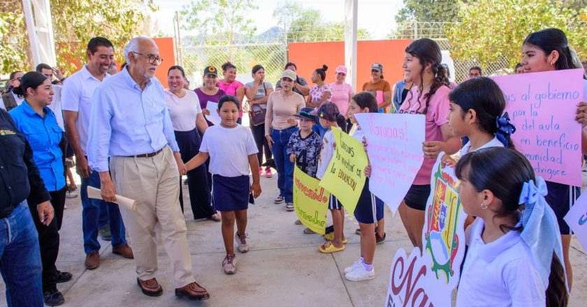 Miguel Ángel Navarro Quintero fortalece la infraestructura educativa en Rosamorada