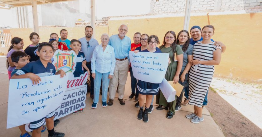 Miguel Ángel Navarro impulsa mejoras en primaria Revolución de Tepic