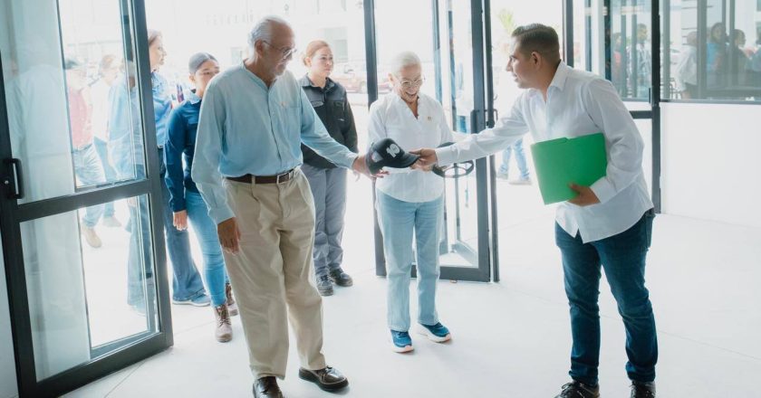 Miguel Ángel Navarro y Beatriz Estrada supervisan nuevo edificio del Sistema de Radio y Televisión de Nayarit