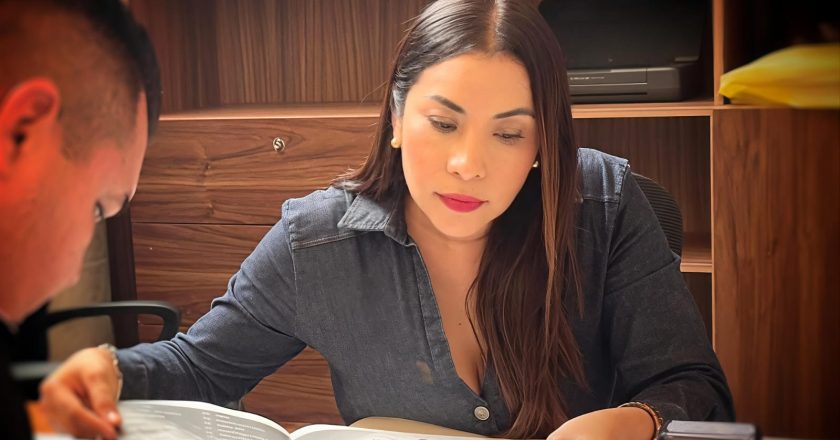 ELIZABETH AGUILAR: COMPROMISO, CERCANÍA Y RESULTADOS EN COMPOSTELA