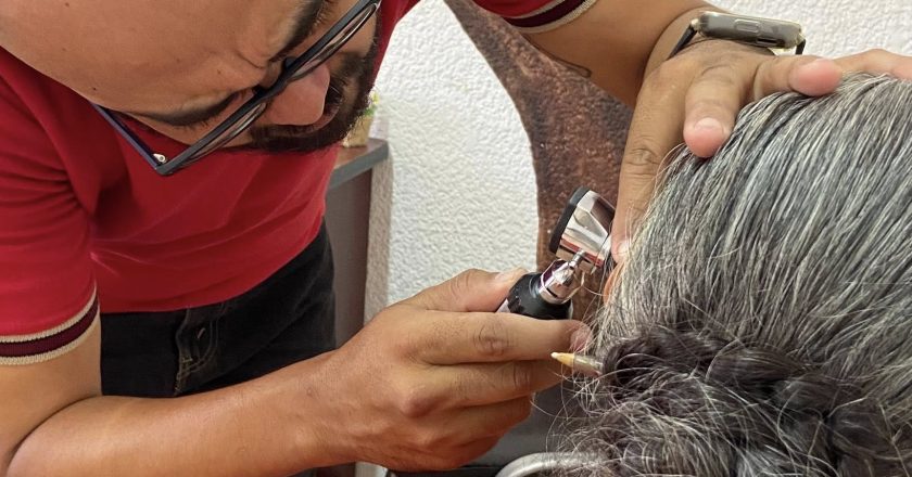 DIF ACAPONETA BRINDA ATENCIÓN PREVIA A ENTREGA DE AUXILIARES AUDITIVOS