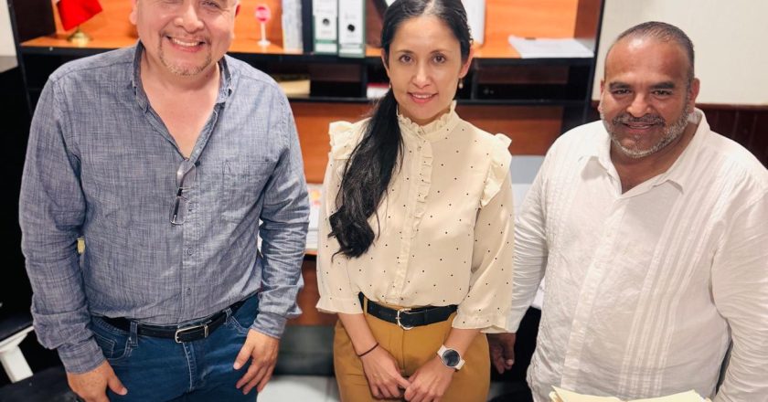 PRESENTAN OFICIALMENTE A LA NUEVA CONTRALORA MUNICIPAL DE BAHÍA DE BANDERAS