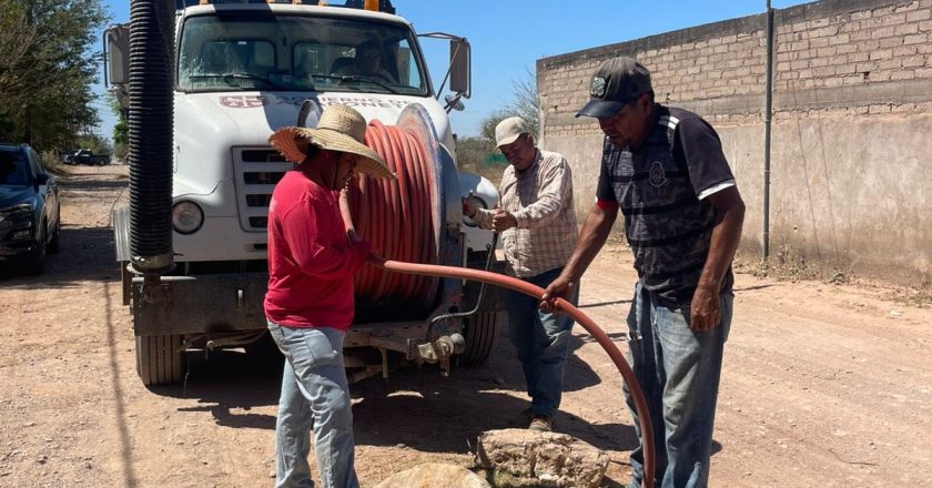 LIMPIEZA Y MANTENIMIENTO DE DRENAJE EN COLONIA LAS LIEBRES