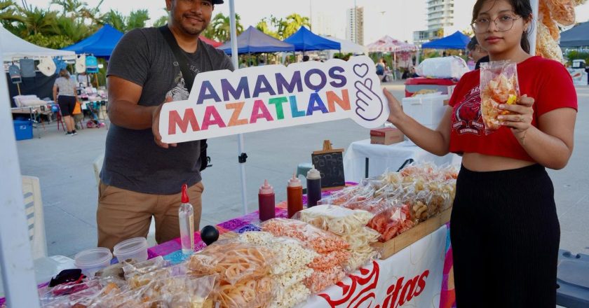 MÁS DE 60 EMPRENDEDORES IMPULSAN EL BAZAR “SABE A Mazatlán” EN PARQUE CENTRAL