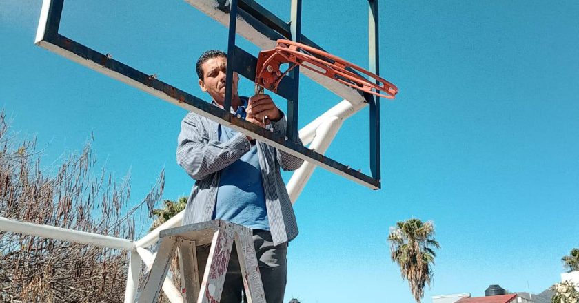 REHABILITAN TABLEROS DE CANCHA EN COLINAS DE XALISCO PARA ESPACIOS DIGNOS