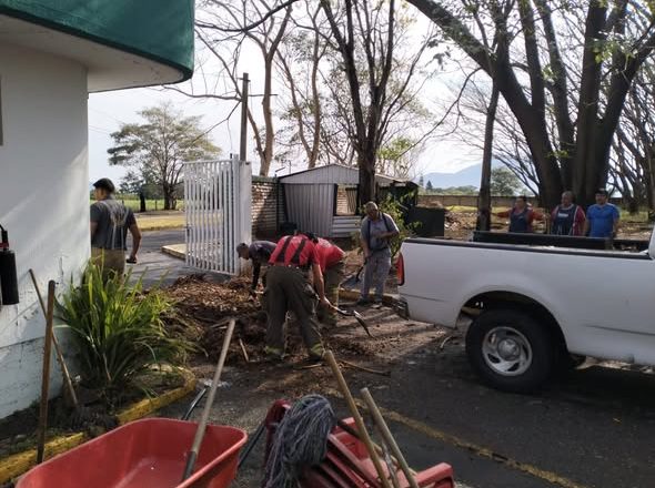 PROTECCIÓN CIVIL APOYA CON LIMPIEZA TRAS LLUVIA ATÍPICA