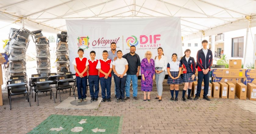 Equipa Beatriz Estrada espacios educativos de Tepic e Ixtlán del Río