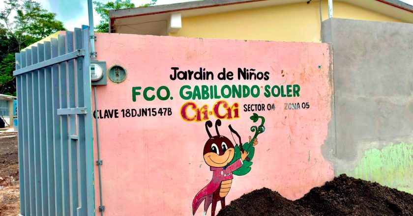 Fortalece Miguel Ángel Navarro infraestructura educativa en Tepic